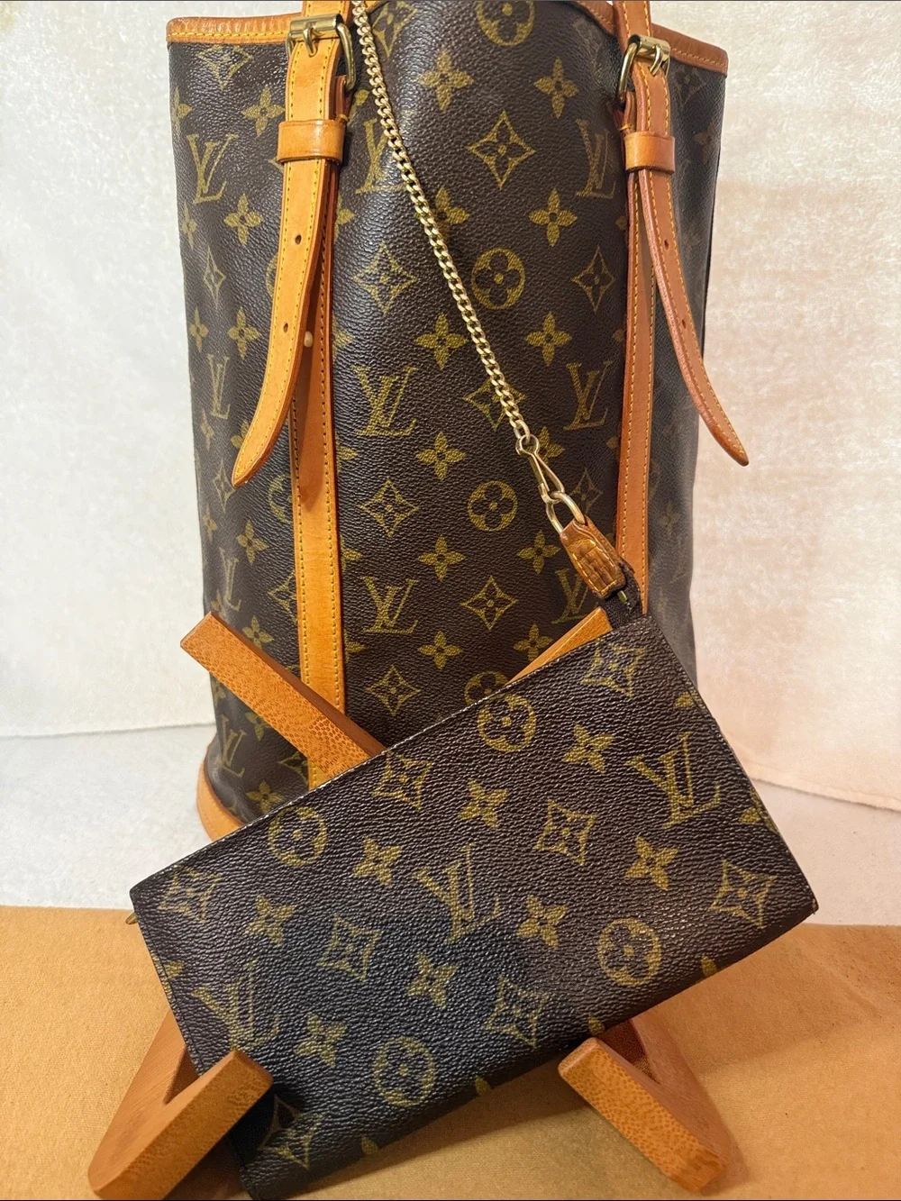 Louis Vuitton Tote Bag Bucket GM Brown Monogram with Louis Vuitton Pouch